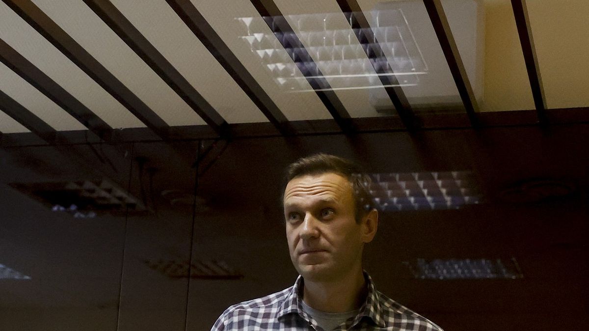 Navalnyj píše z vězení: Osm hodin denně musím sledovat státní televizi